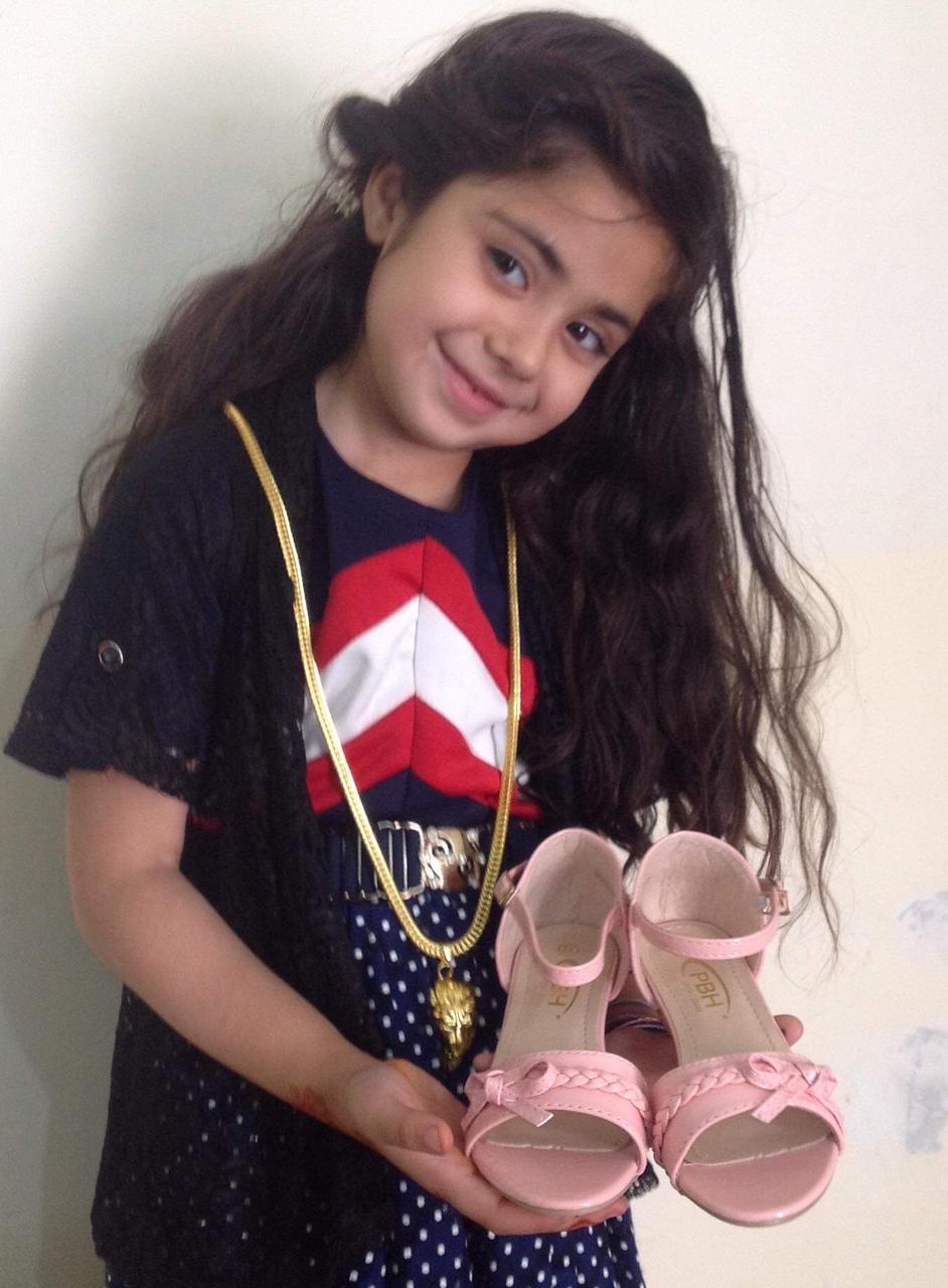 Children's pink sandals
