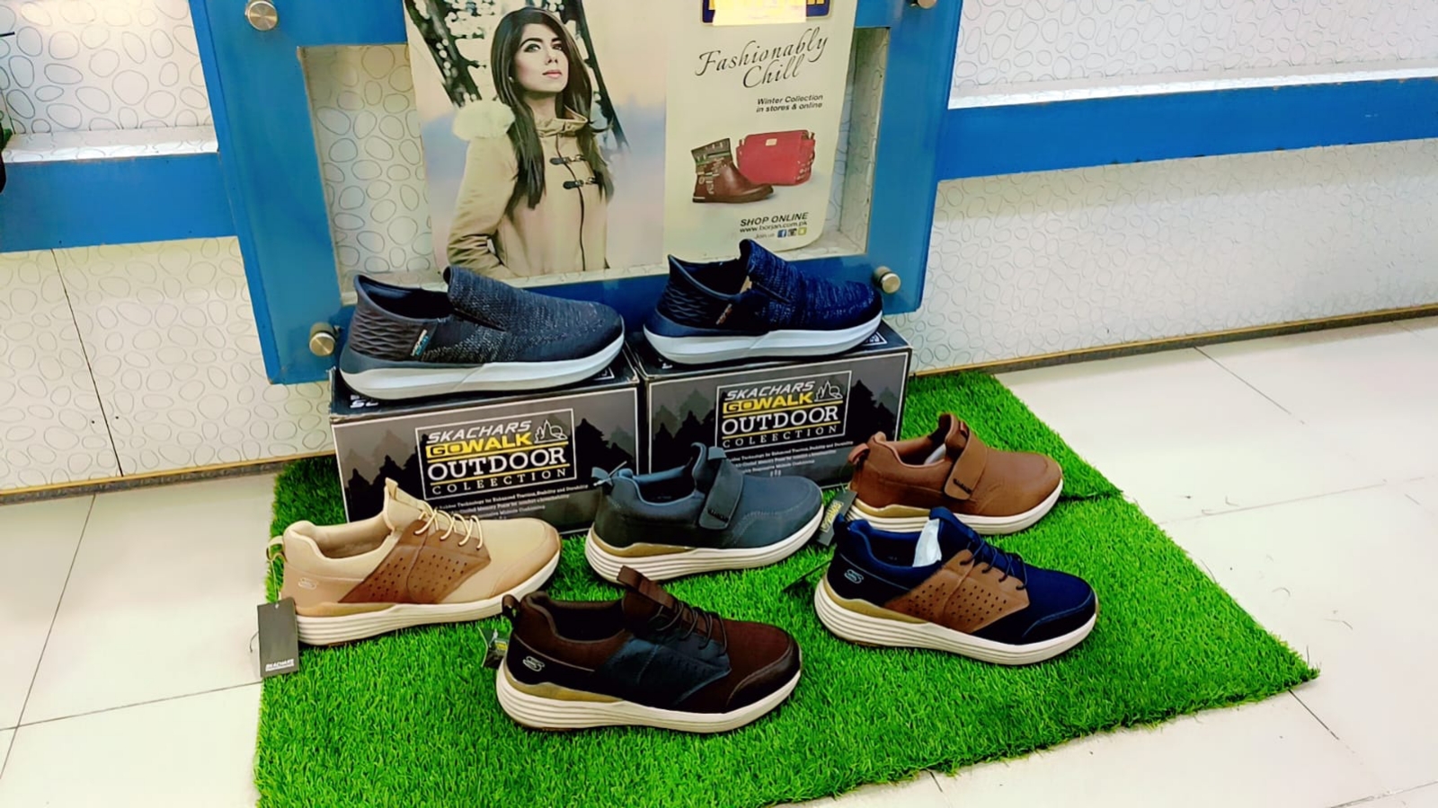 In-store shoe display
